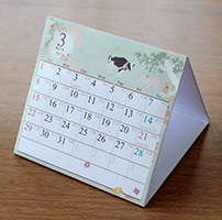 かわいい卓上カレンダー（折りたたみ式・ミニ）アンティーク風ガーリーデザイン
