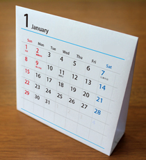 2024（2025）年シンプルな卓上カレンダー【折りたたみ式】無料ダウンロード・印刷
